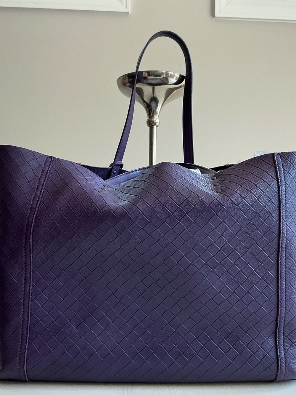 Authentic Bottega Veneta Intrecciomirage Woven-Effect Leather Tote Bag - Picture 4 of 12